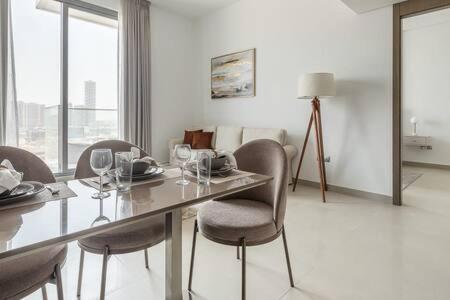 Frank Porter - Bluebell Jvc Apartment Dubai